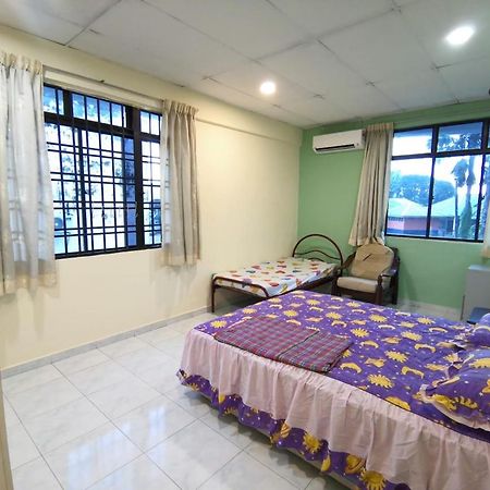 Cosy Homestay Ulu Tiram Luaran gambar