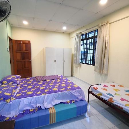 Cosy Homestay Ulu Tiram Luaran gambar