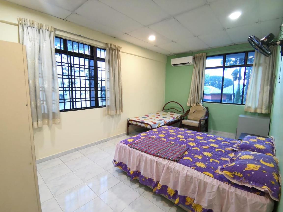 Cosy Homestay Ulu Tiram Luaran gambar