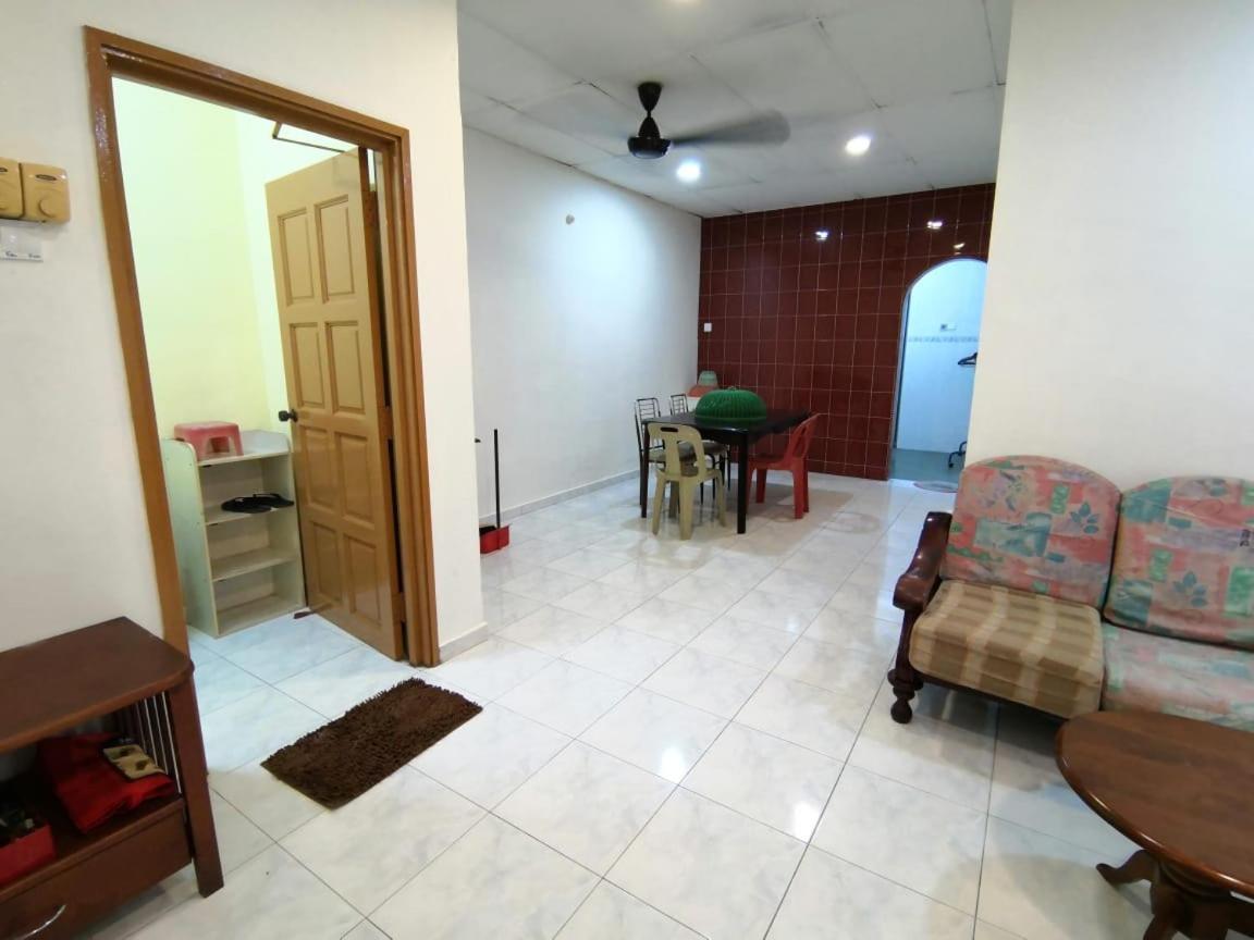 Cosy Homestay Ulu Tiram Luaran gambar