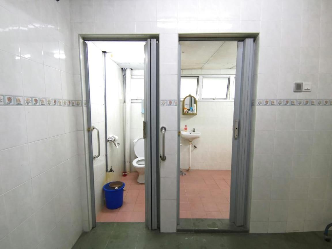 Cosy Homestay Ulu Tiram Luaran gambar