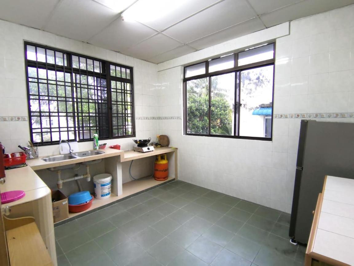 Cosy Homestay Ulu Tiram Luaran gambar