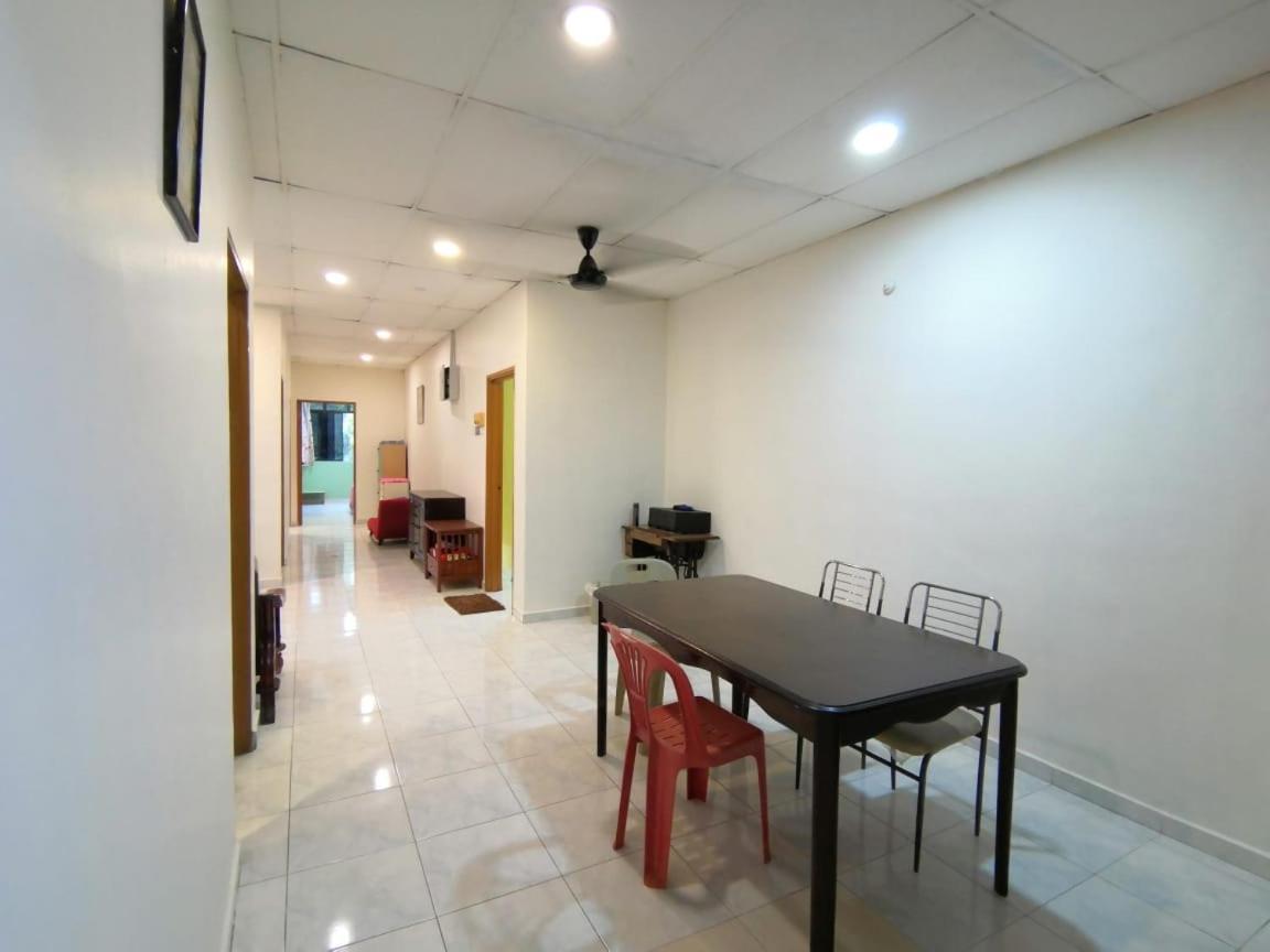 Cosy Homestay Ulu Tiram Luaran gambar